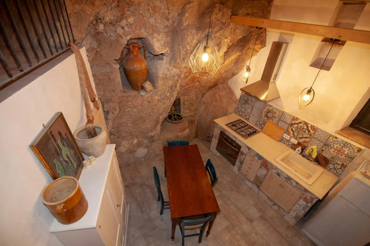 Ferienhaus Casa Vacanza La Rocca Forza dʼAgro