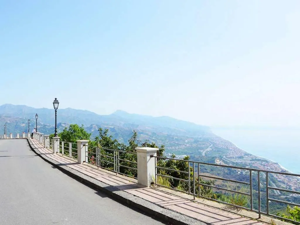 Ferienhaus Casa Vacanza La Rocca Forza dʼAgro Italien