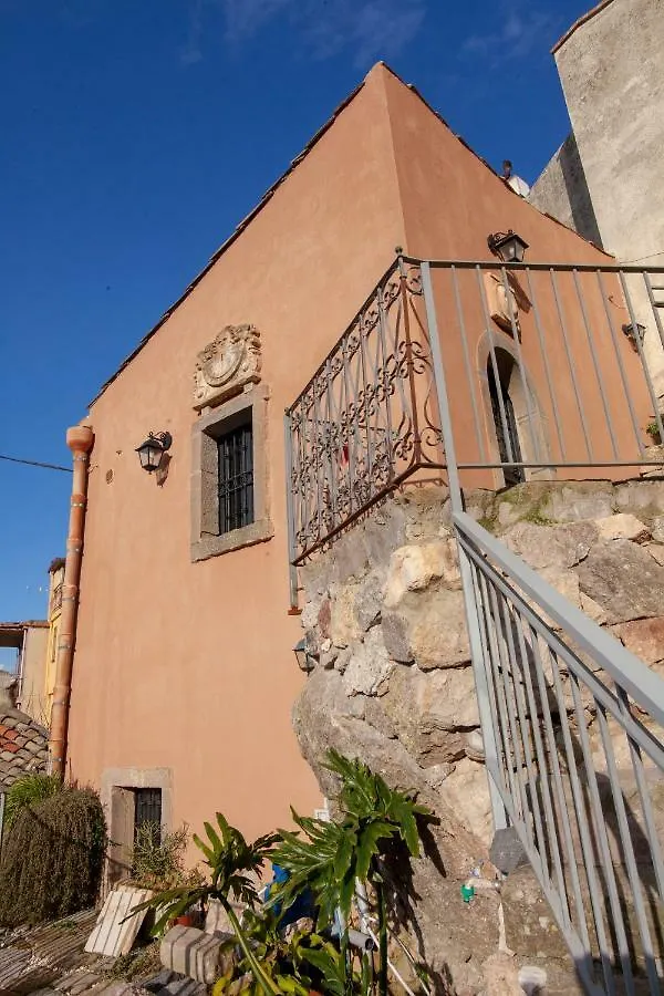 Casa Vacanza La Rocca Forza dʼAgro 0*,