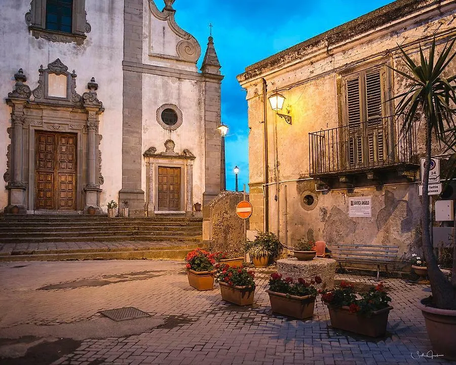 Casa Vacanza La Rocca Forza dʼAgro